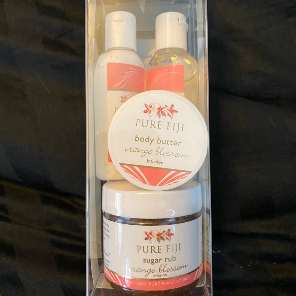 NIB Pure Fiji skin care set